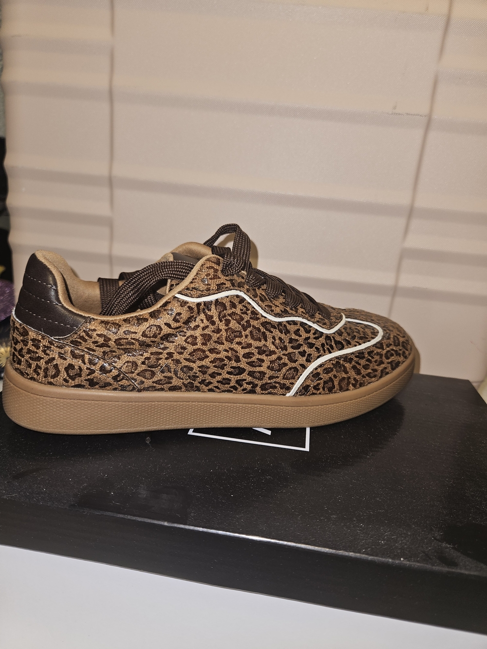 DV VENESSA LEOPARD SNEAKER